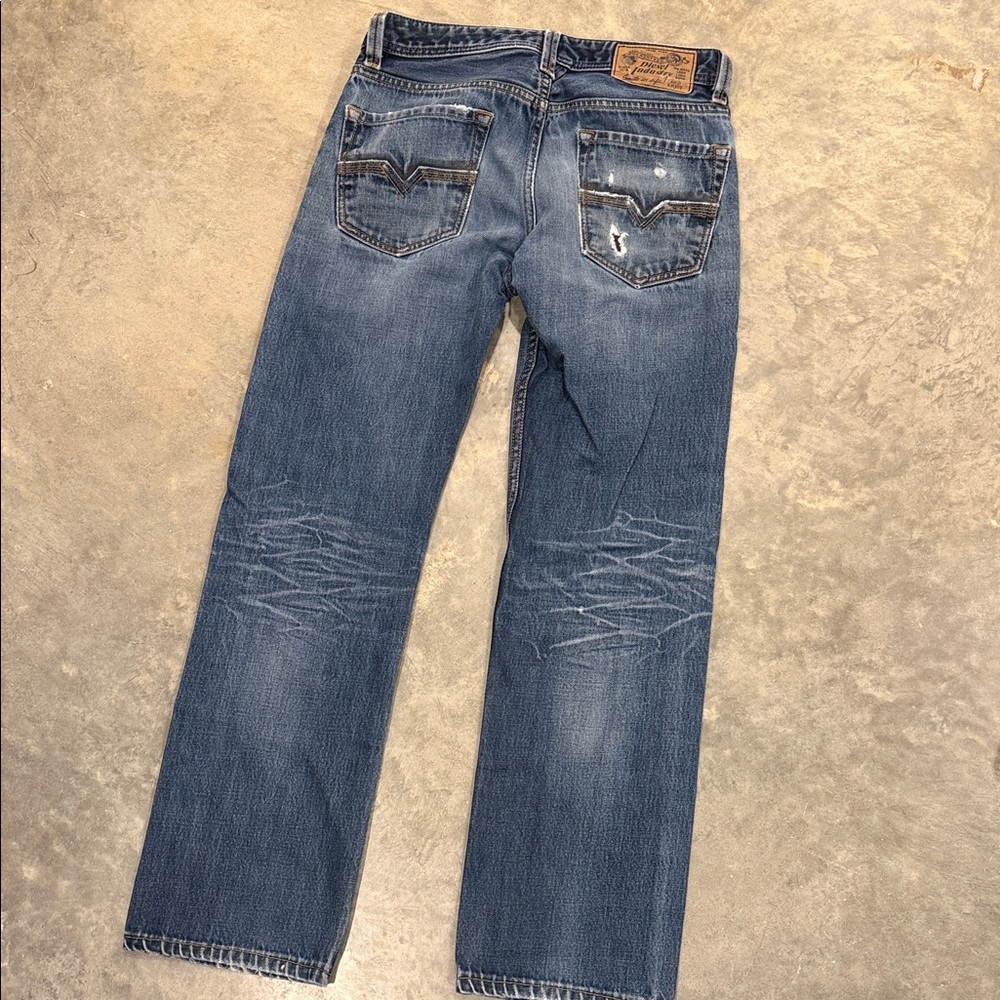 Classic Straight-Leg Denim Jeans - Picture 7 of 12